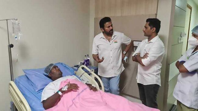 Chiranjeevi Meets His Hardcore Fan Chakradhar In Hospital